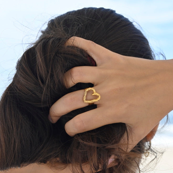 Anillo Infiniti Gold Heart