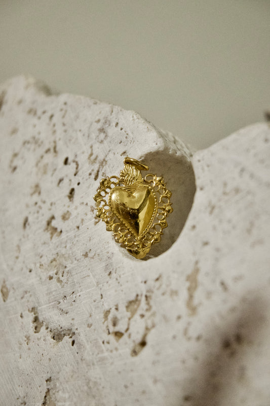 Colonial Pendant