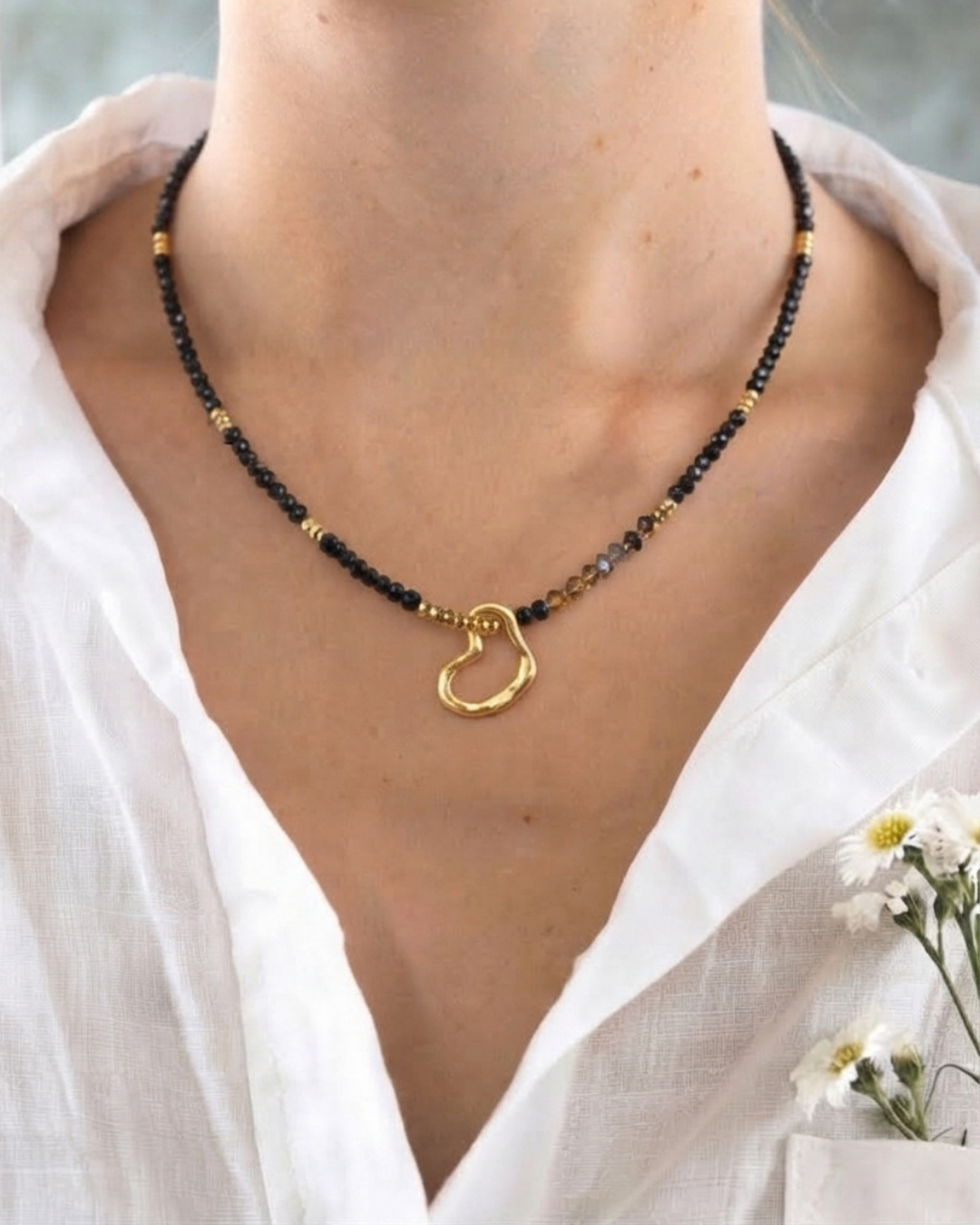 Collar Onix Negro + Dije Infiniti Heart