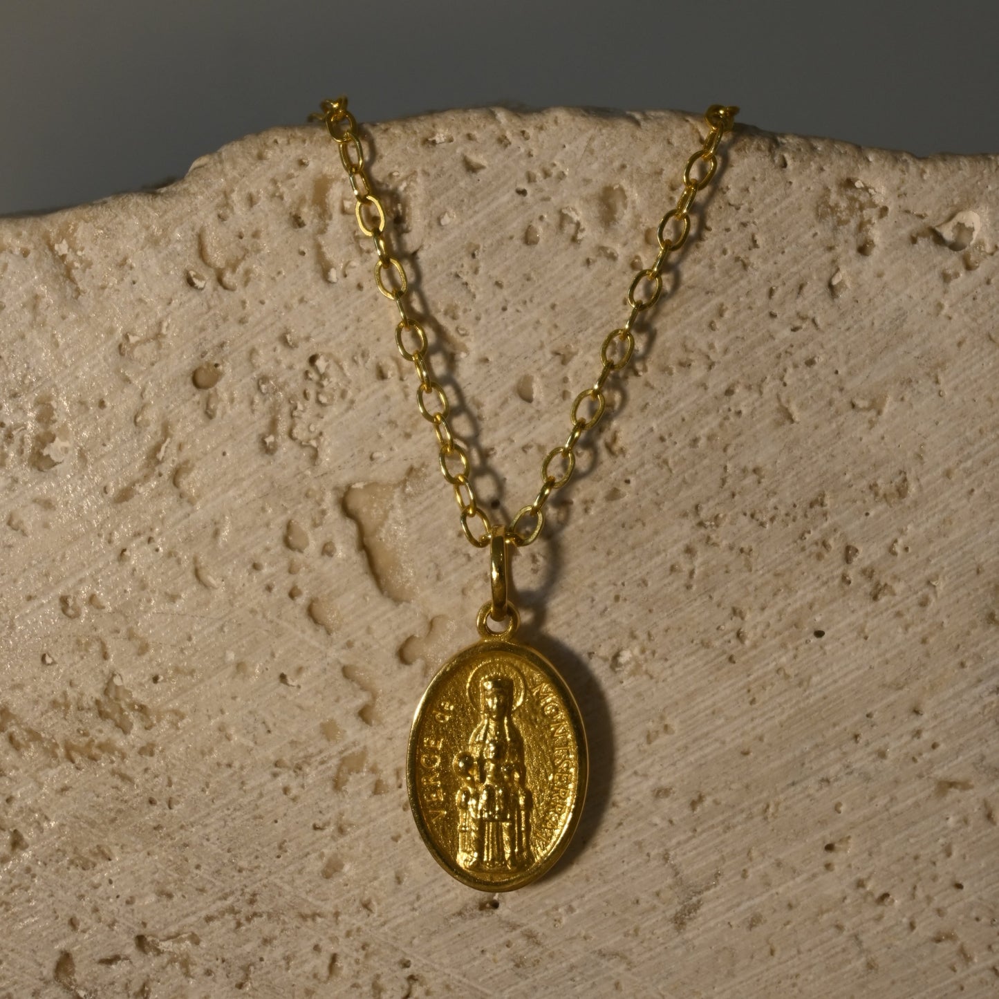 Cadena Virgen de Montserrat