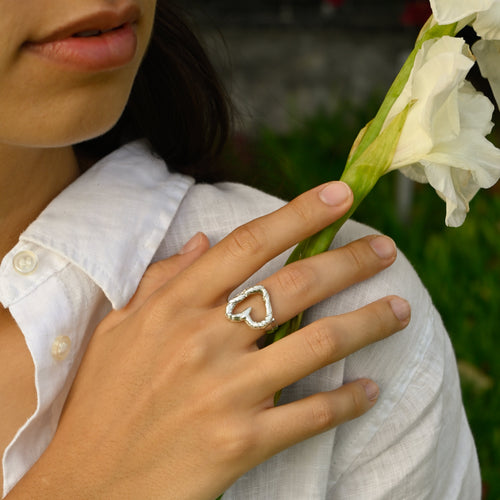 Anillo Infiniti Heart